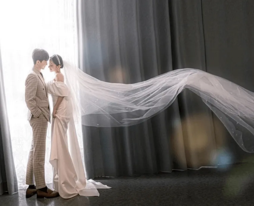 新郎新婦向き合っている
