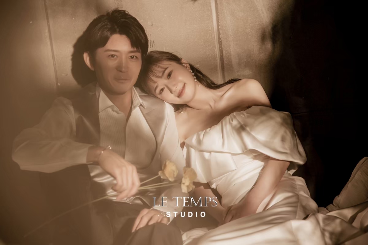 家族撮影で結婚式の代わりを♡ | HARUのブラックドレスを持ち込んだ人気の韓国フォトウェディングプラン