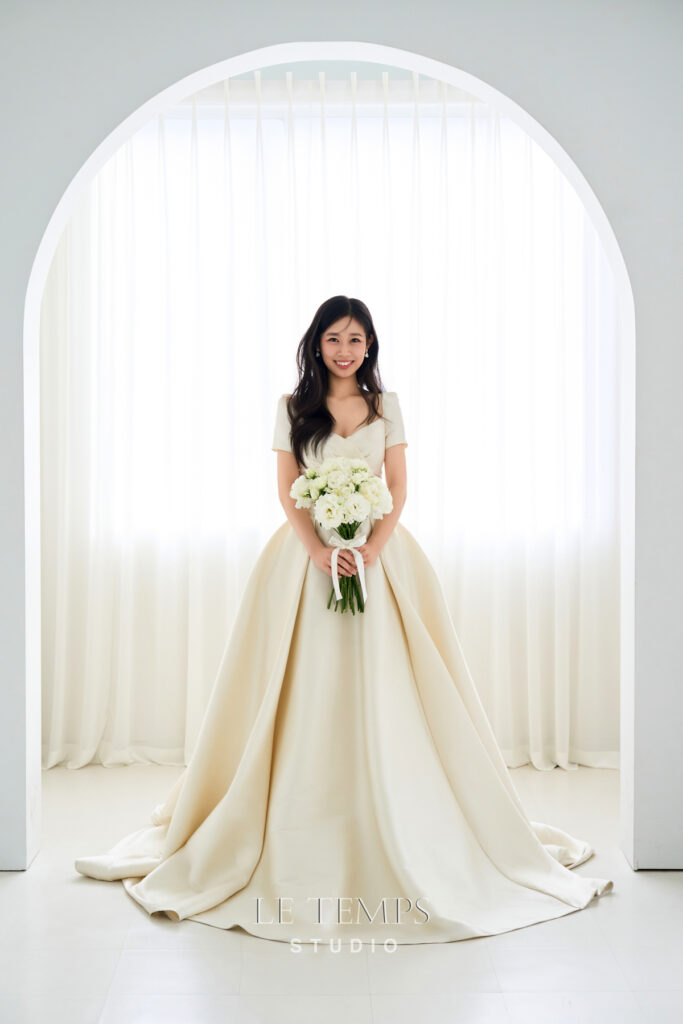 シルクドレスとピンクドレスで撮影した花嫁様